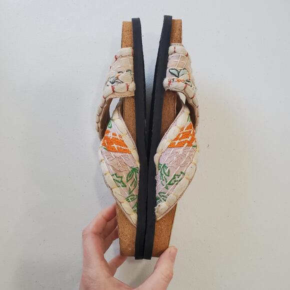 Free People Sandals Womens 6.5 37 Beige Embroidered Cross Strap Cork Slides Fish - Picture 6 of 10